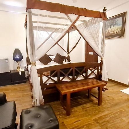 Akash By Dbi Hotell Gampaha Eksteriør bilde
